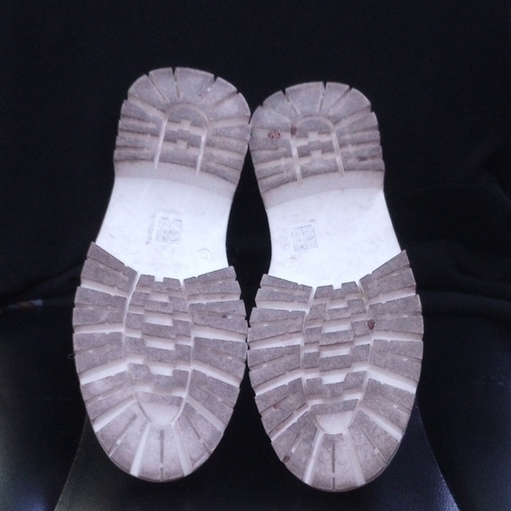 Black and White Lace-Up Boots - Picture 6 of 10